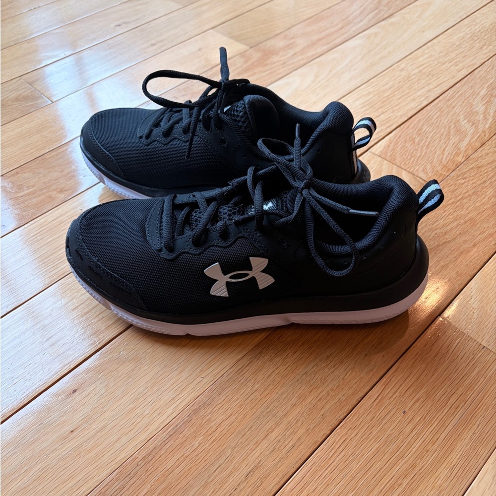 Under Armour Women’s Black / White Athletic Sneakers - Picture 2 of 8